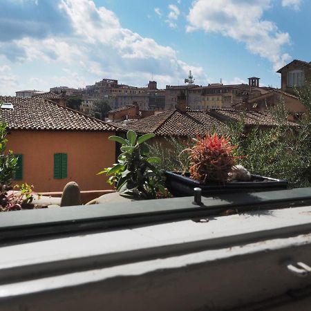 Azzi B&B Comfortably, In The Quietness Of The Perugia Historical Centre Exterior photo