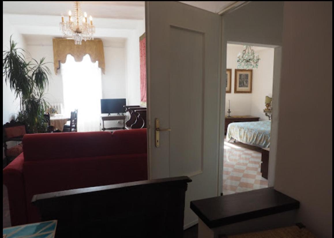 Azzi B&B Comfortably, In The Quietness Of The Perugia Historical Centre Exterior photo